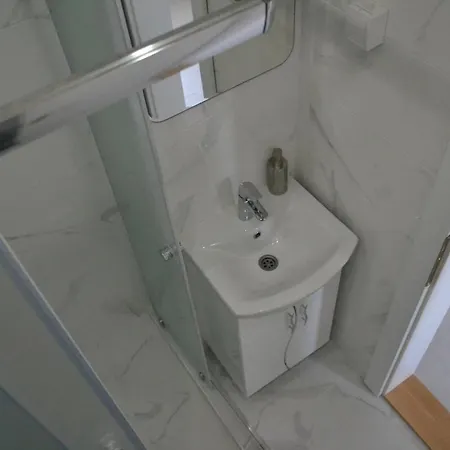 13 Apartment *